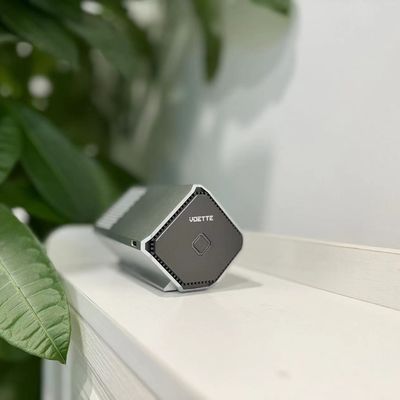 Purificatore d'aria per auto portatile da 13 ore con batteria da 4800 mAh e peso netto di 0,29 kg