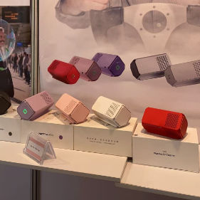 Purificatore d'aria per auto personalizzato accettato con corrente di 100mA, peso netto 0,29 kg e durata del motore di 4000 ore